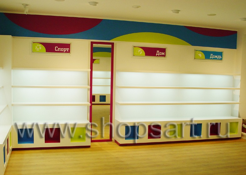 Фотографии открытого детского магазина обуви “Весело шагать” на Ленинском проспекте (Москва) на основе коллекции “КАРАМЕЛЬ”