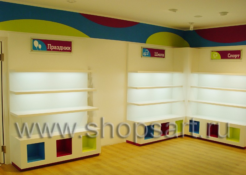 Фотографии открытого детского магазина обуви “Весело шагать” на Ленинском проспекте (Москва) на основе коллекции “КАРАМЕЛЬ”.