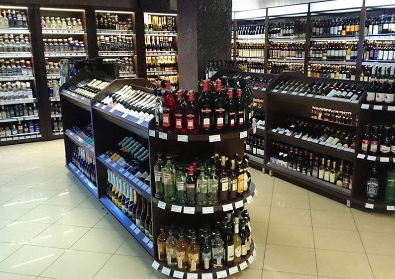 Торговое оборудование в магазинах коллекция СЕТЧАТЫЕ СТЕЛЛАЖИ Фото