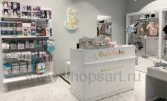 Торговое оборудование магазина детской одежды Dear Baby Москва коллекция БЕЛАЯ КЛАССИКА Фото 05