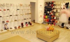 Торговое оборудование отдела детской обуви магазина Винни ТЦ Dream House Барвиха коллекция КОФЕ С МОЛОКОМ Фото 05